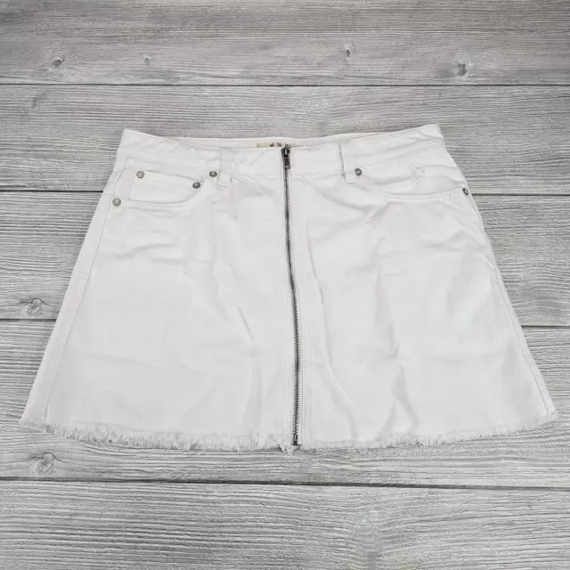 We The Free People Denim Skirt Womens Size 31 White Zip Front Raw Hem Mini