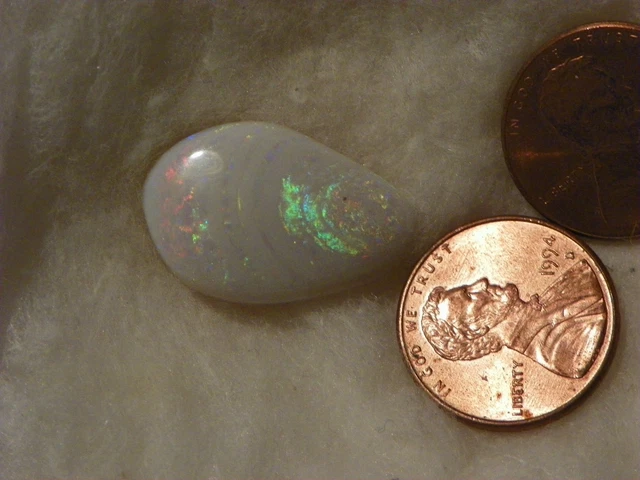 Australian Précieuses Opale 12.65 Carats 15.96x24.32x5.63 Mm. Poire Cab Cabochon
