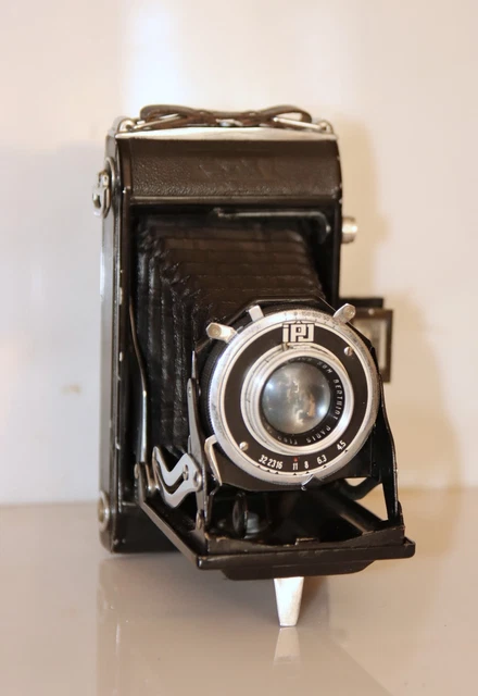 Caméra à soufflet ancienne avec objectif Hermagis Aplanastigmat 1/7