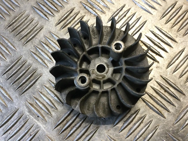 Volant Moteur (roue D'allumage) Pour Débroussailleuse - Compatible 1E36F, 1E36F-2, 36F-2, Etc.