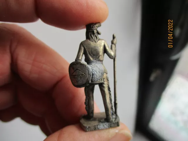 5 Figurines Personnages Indiens Kinder en Plomb , Mokarex La Fontaine 3