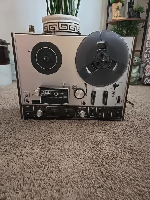 Vintage AKAI 4000DS MKII Reel Tape Deck Recorder.