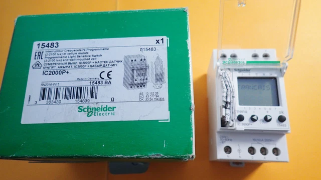 Interrupteur Crépusculaire Merlin Gerin 2A 2000LX – Rail DIN, 250V, Bon état