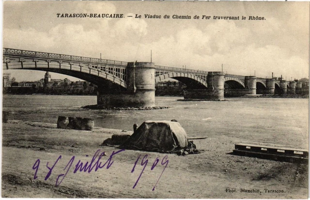 CPA TARASCON BEAUCAIRE - Le Viaduc du Chemin de Fer (1290372)