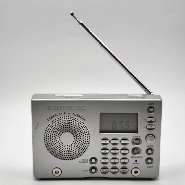 Radio Grundig Yacht Boy 230 – 16 Bandes Stéréo – Fonctionne Parfaitement