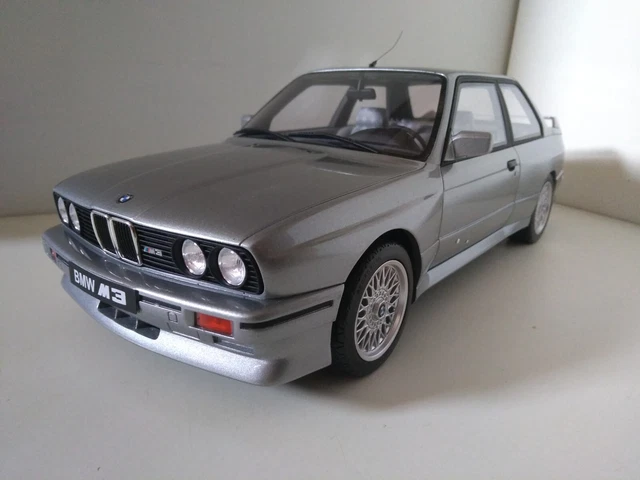 Ottomobile G052 BMW M3 E30 grise 1987 N+B Edition limité 977/999 1/12