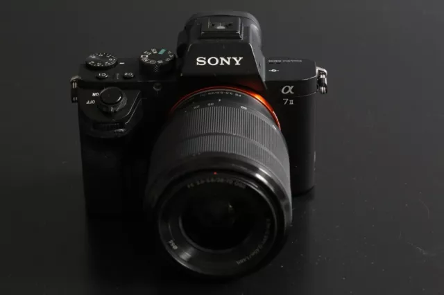 Sony Alpha A7 II Spiegellos Digitalkamera +28-70 mm f3.5-5.6 OSS Objektiv Linse