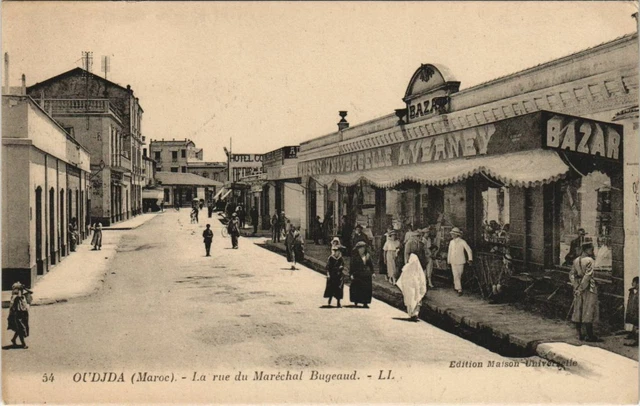 CPA AK MOROCCO OUDJDA La rue du Marechal Bugeaud (31197)