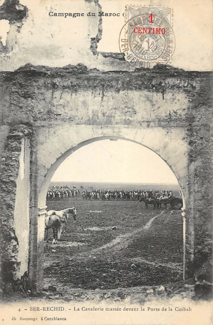 Cpa Maroc Ber Rechid La Cavalerie Massee Devant La Porte De La Casbah