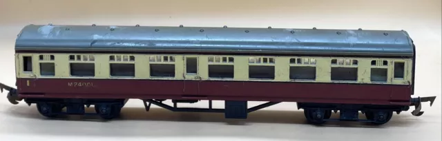 R.29 Triang Coach TRIANG R29/221 CREAM Maroon Coaches M24001 Brake Tri-ang `OO`