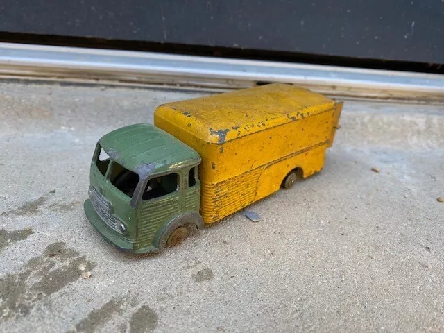 Ancienne Miniature Dinky Toys Nº39 Simca Cargo À Restaurer