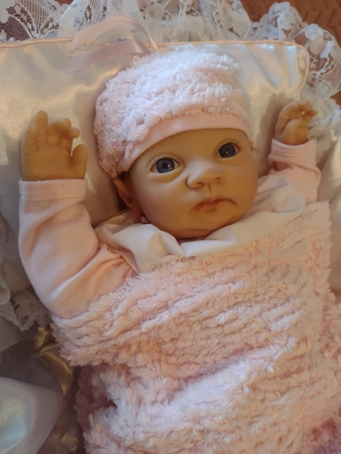 Martha Viola The Ashton Drake Galleries. So Truly Real Vinyl Lifelike  Doll