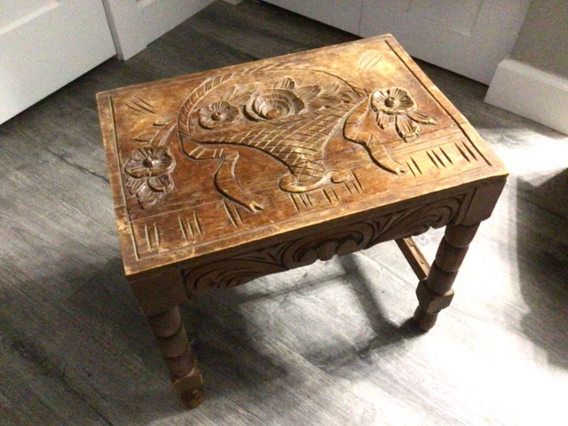 BEAUTIFUL 19th CENTURY HAND-CARVED OAK STOOL / END TABLE 1890 to 1910