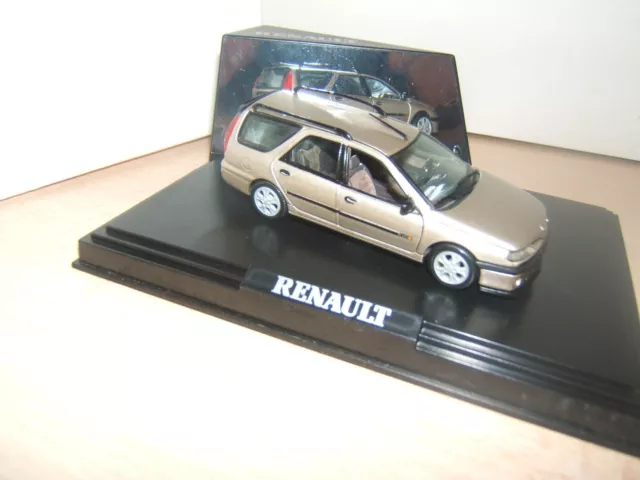 Renault  Laguna Break  Universal Hobbies  1/43