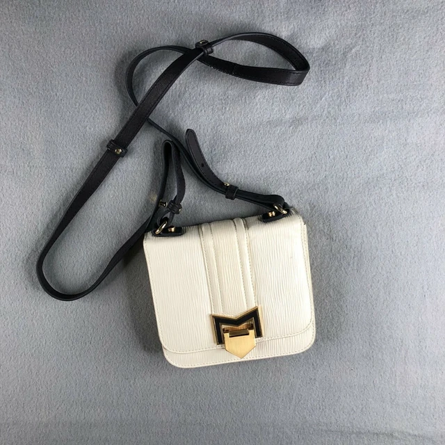 VTG Treesje Small White Crossbody Accordion Style Purse w/ Buckle, 80s, 90s