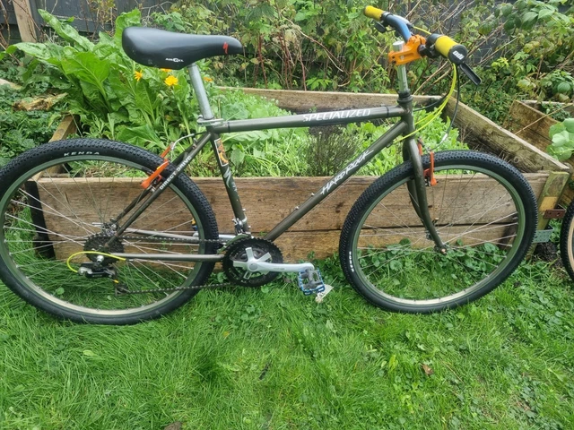 MTB VINTAGE SPECIALIZED Hardrock Mountain Bike 26