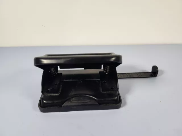 Five Star 5 Star 2-Hole 30 Sheet Punch Metal Black 3