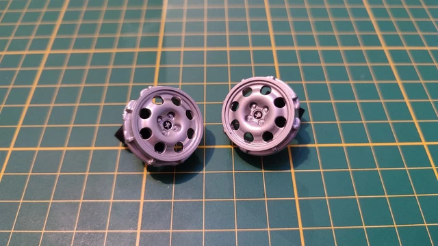 Visserie Socle Support X2 Pour Miniature Maisto Ferrari F50 1/18 - Occasion Bon état