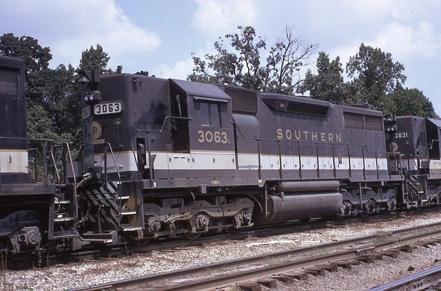 Original 1973 Kodachrome Railroad Slide Southern Railway 3063 Emd Sd35