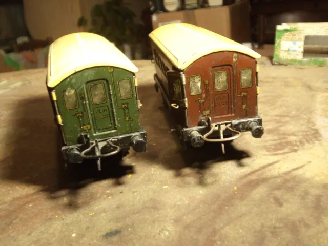 Hornby Séries 2 voitures voyageurs 1 ère et 2 ème classe à 4 portes ouvrantes