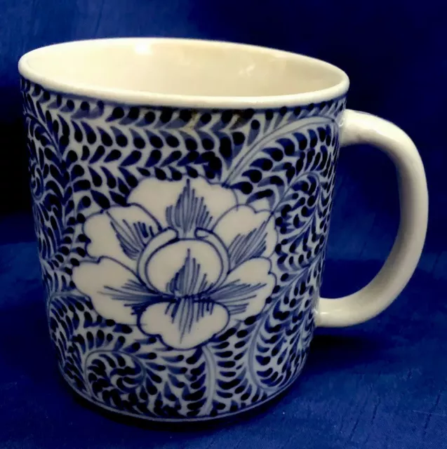 Antique Chinese Export Porcelain Blue White Glaze Cup Floral Pattern ca 18-19 c