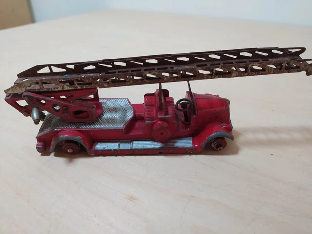 Dinky Toys 32 D – Voiture De Pompiers Delahaye Grande échelle (occasion)