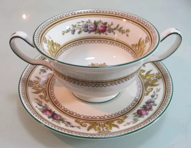 Suppentasse + Untere Wedgwood Columbia mit Innendekor mehr verfügbar