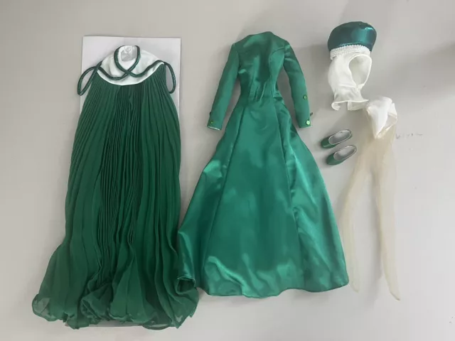 Tonner - 2009 Wizard of Oz - Lady Emerald 16" OUTFIT ONLY