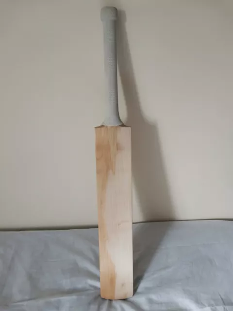 Pro Quality A Grade English Willow Cricket Bats - Ready to play - 2.7lb