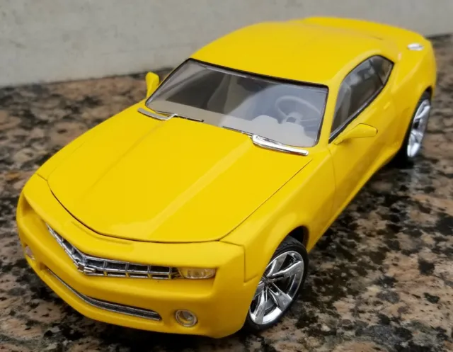 1/25th AMT 2006 Chevy Camaro Concept plastic car model  - BUILT/PAINTED