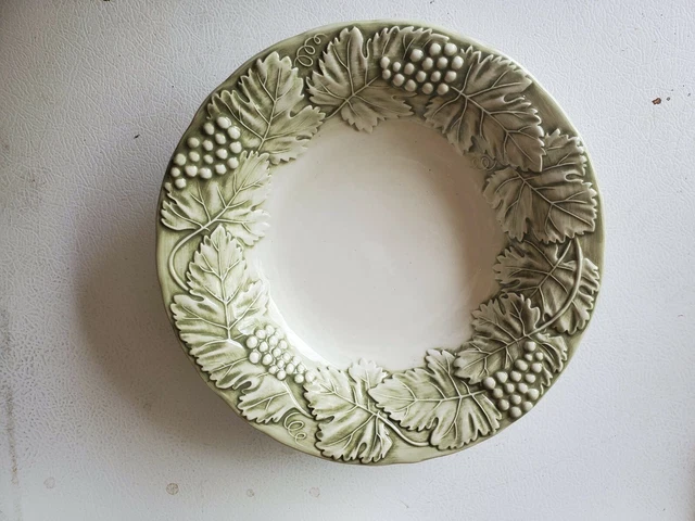 Williams Sonoma Napa Sage Green Grape Soup & Salad Plates Set Of 6 Each