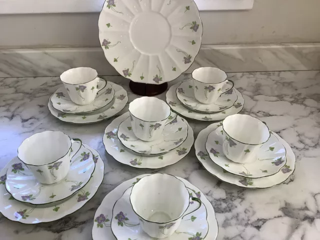 6 X Vintage Trios Bone China Tea Set & Cake Plate Very Fresh Looking Pretty