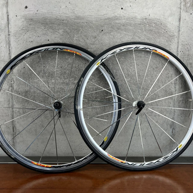 Mavic Ksyrium Elite Wheel Set 700c Clincher 9s 10s Vintage Quick Release 130 mm Mavic Ksyrium Elite Wheel Set 700c Clincher 9s 10s Vintage Quick Release 130 mm