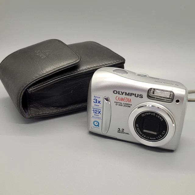 Olympus Camedia D-535 Zoom 3.2MP Compact Digital Camera Silver Tested