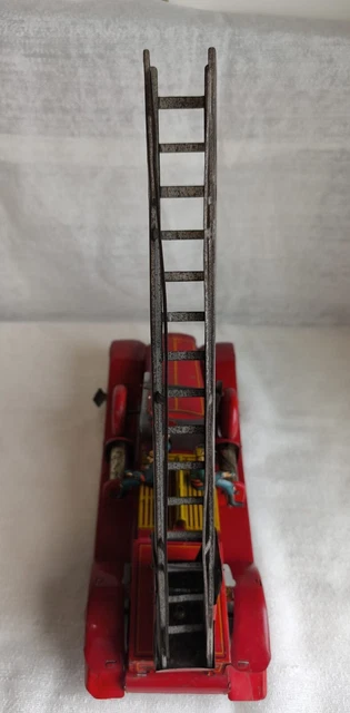 CIJ. Camion Pompier Premier Secours tôle... - Lot 49 - De Baecque et