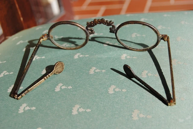 Ancient Chinese Eye glasses from 17th 18th century rare joint decoration
