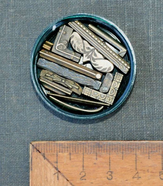 Monde - Lot de timbres, billets ancien et matériel philatélique