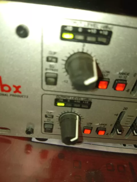 DBX 231S Dual Channel 31-Band Eq 2