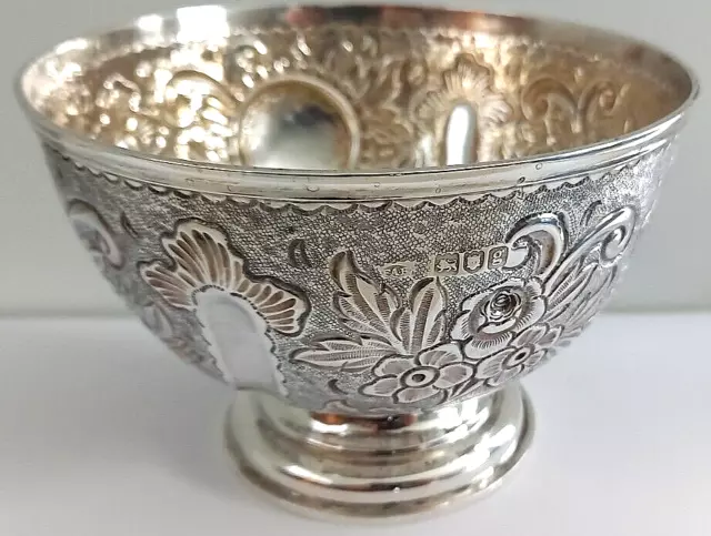 Stunning" Antique Solid Silver  Repousse Rose Bowl    London (1902) - 204.2 Grms