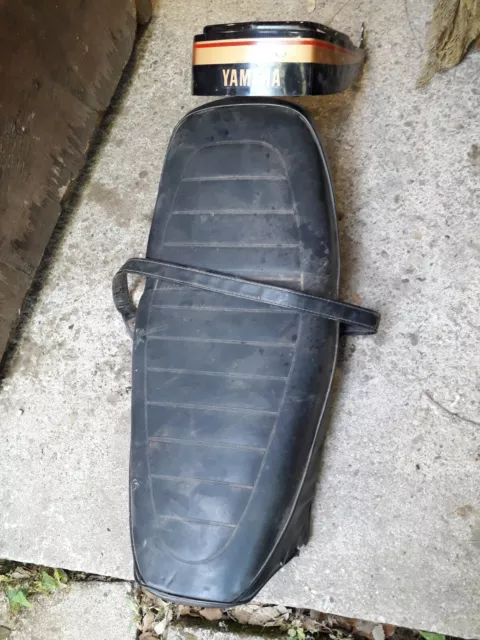 Selle et cache Yamaha 500 SR