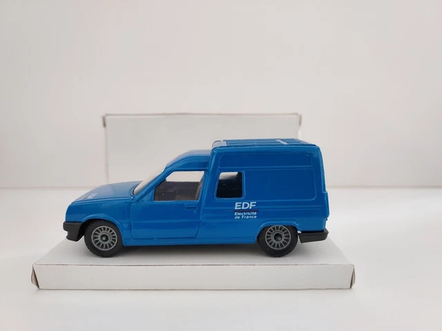 Solido France Renault Express Auto Plus 1st Journal 1/43 Code 2