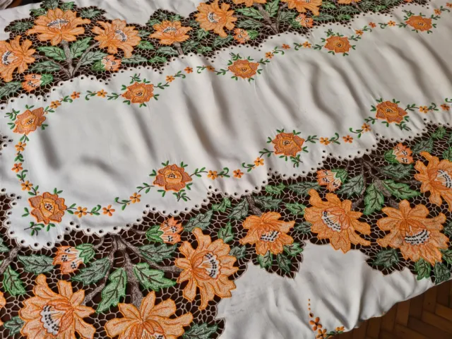 Antica tovaglia ricamo Madeira, vintage Madeira tablecloth, linge ancien Nappe