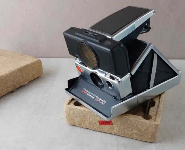 Ancien appareil photo / Land Camera, Polaroid SX 70 Sonar Auto Focus, vintage