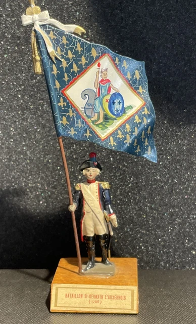 Soldats plomb CBG MIGNOT - Porte-drapeau - Paris - Petits Augustins