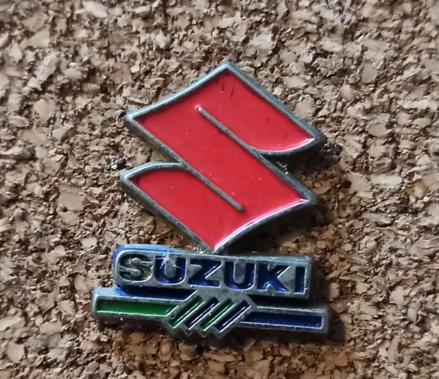 PIN'S SUZUKI MOTORS Moto Auto Voiture Logo Marque Emblème Vintage Pin  Epinglette EUR 7,90 - PicClick FR