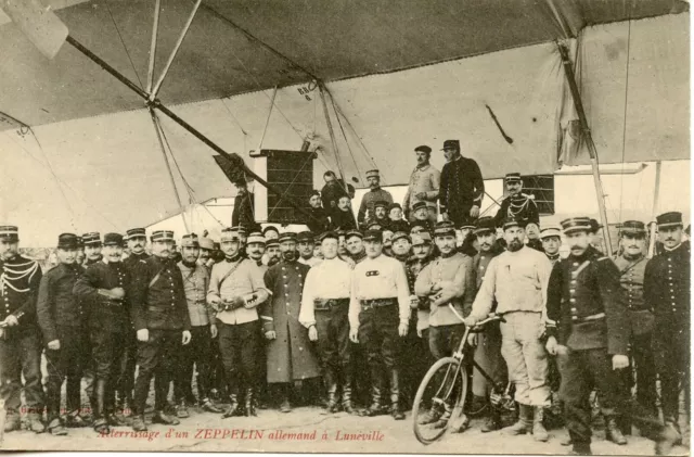 Carte Postale / Atterissage D'un Zeppelin Allemand A Luneville