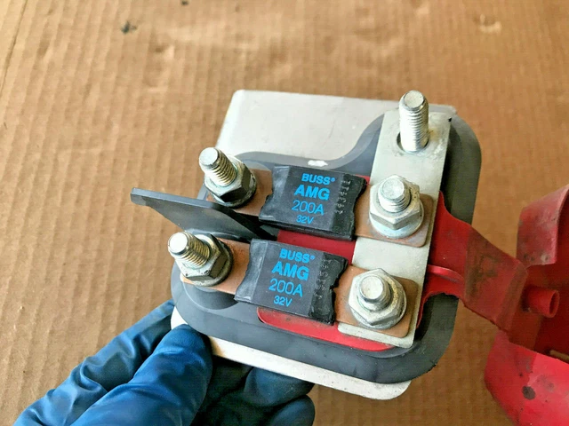 MEGA/AMG Fuse 200 Amp, 32V