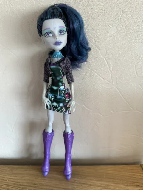 Monster High Boo York City Ghouls Elle Eedee Fashion Doll - Lovely Condition