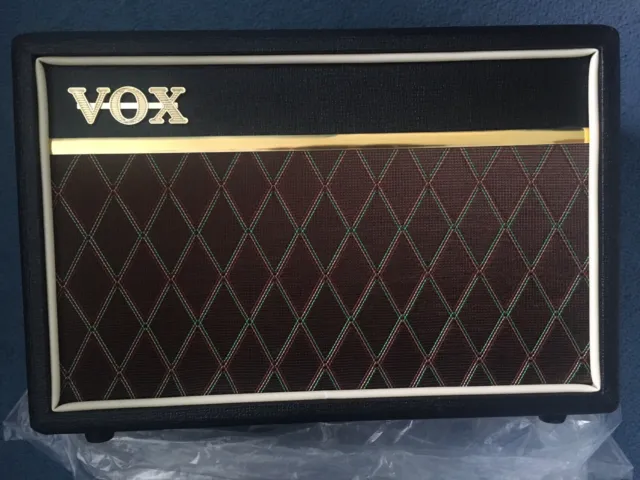 Vox Pathfinder 10 V9106 Guitar Amp, 10W, 6.5-In. Bulldog Speaker, Vintage Style