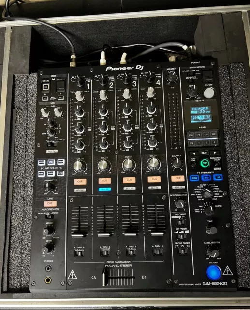 Pioneer DJM-900NXS2 4 Channel Digital Pro DJ Mixer - Black Pioneer DJM-900NXS2 4 Channel Digital Pro DJ Mixer - Black